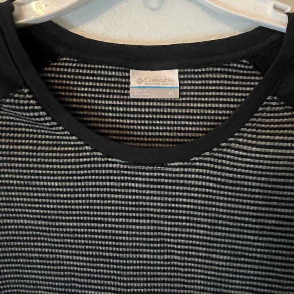 Columbia Long Sleeve Top Women’s size XL Unisex Ribbed Striped Black Gray - Picture 2 of 9